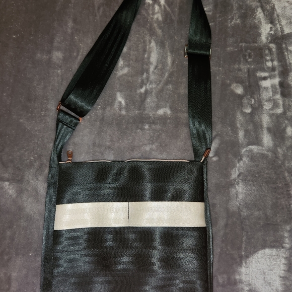 Buckle Up Bags Purse - Picture 4 of 4